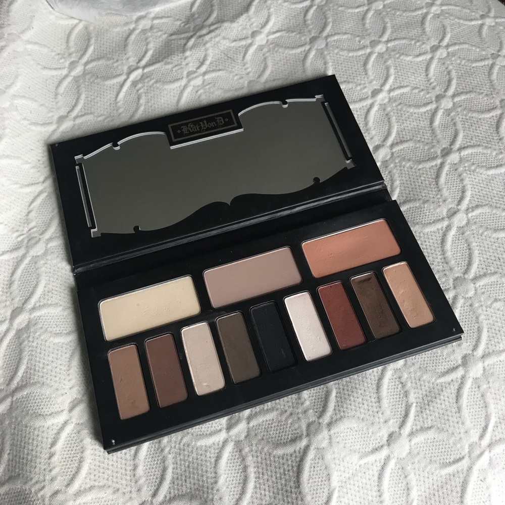 Kat Von D- Shade + Light eye contour pallet